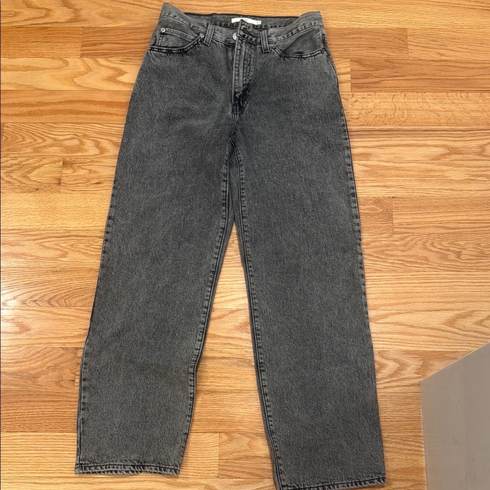 Like new ‘94 Baggy Levi Classic Gray/faded black women’s Jeans